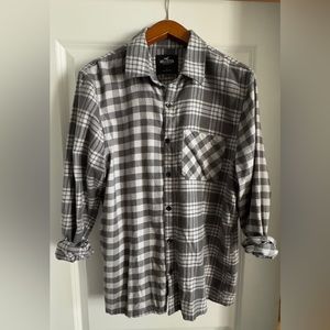 Men’s Long-Sleeve Button-Through Flannel Shirt